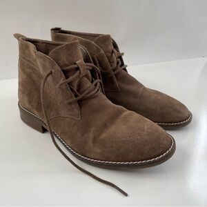 Clarks Women's Brown Taupe Suede Camzin Grace Desert Boots Chukkas Size 7 EUC